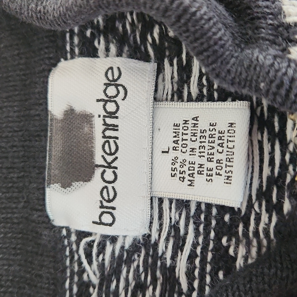 Breckenridge 1/4 zip snowflake sweater. Size L - Picture 3 of 8